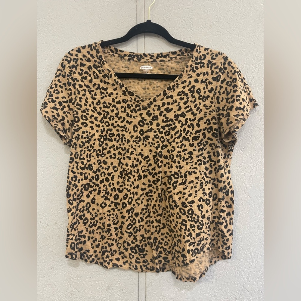 Old Navy - cheetah print tee